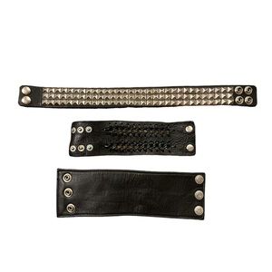 Bundle of genuine leather accesories